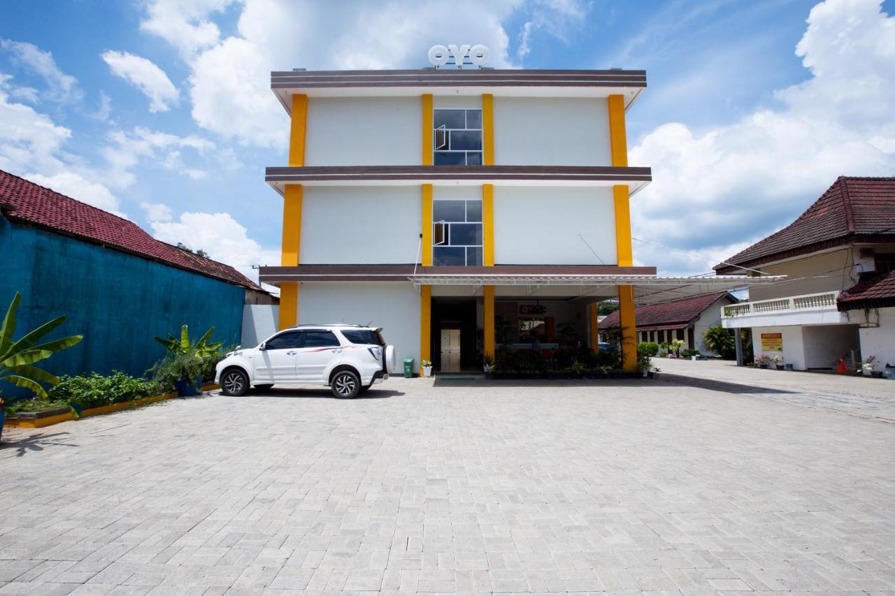 Oyo 3207 Hotel Gracia Bandar Lampung Exterior photo